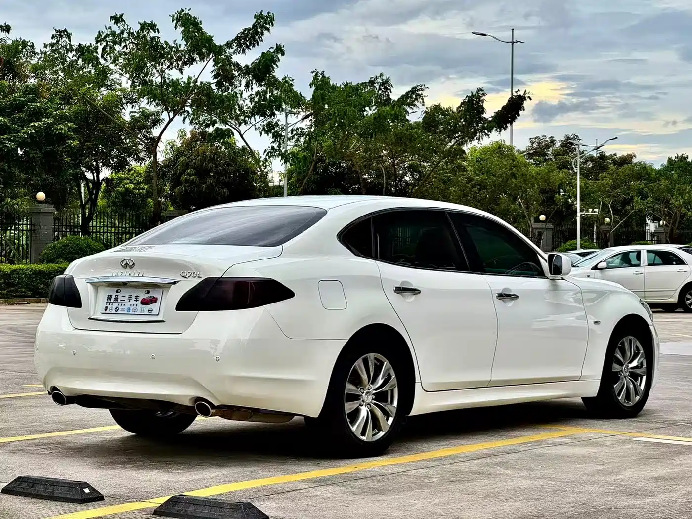 Infiniti Q70 2014 2013 Q70L 2.5L Premium