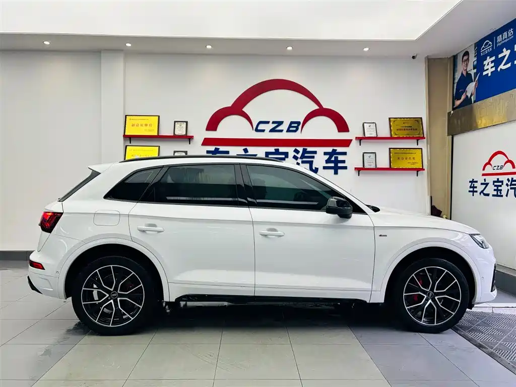 Audi Q5L 2024 Model 45 TFSI Luxury Dynamic фото 8