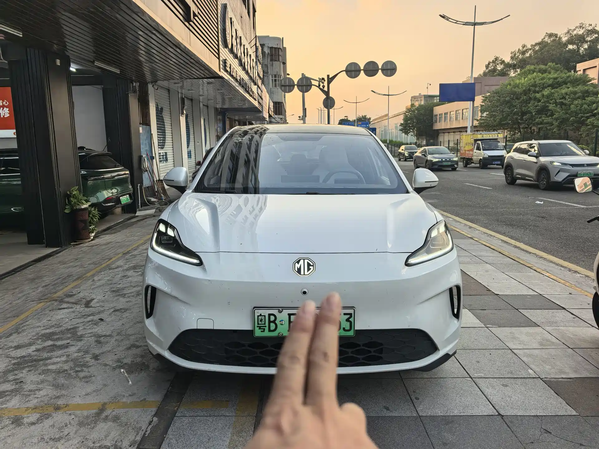 Фото 2 - MG MG4 EV