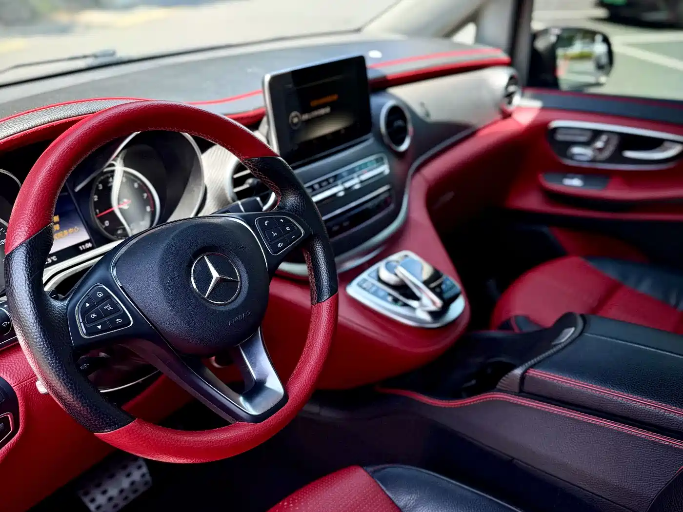 Mercedes-Benz V-Class 2020 V 260 Navigator Edition фото 4