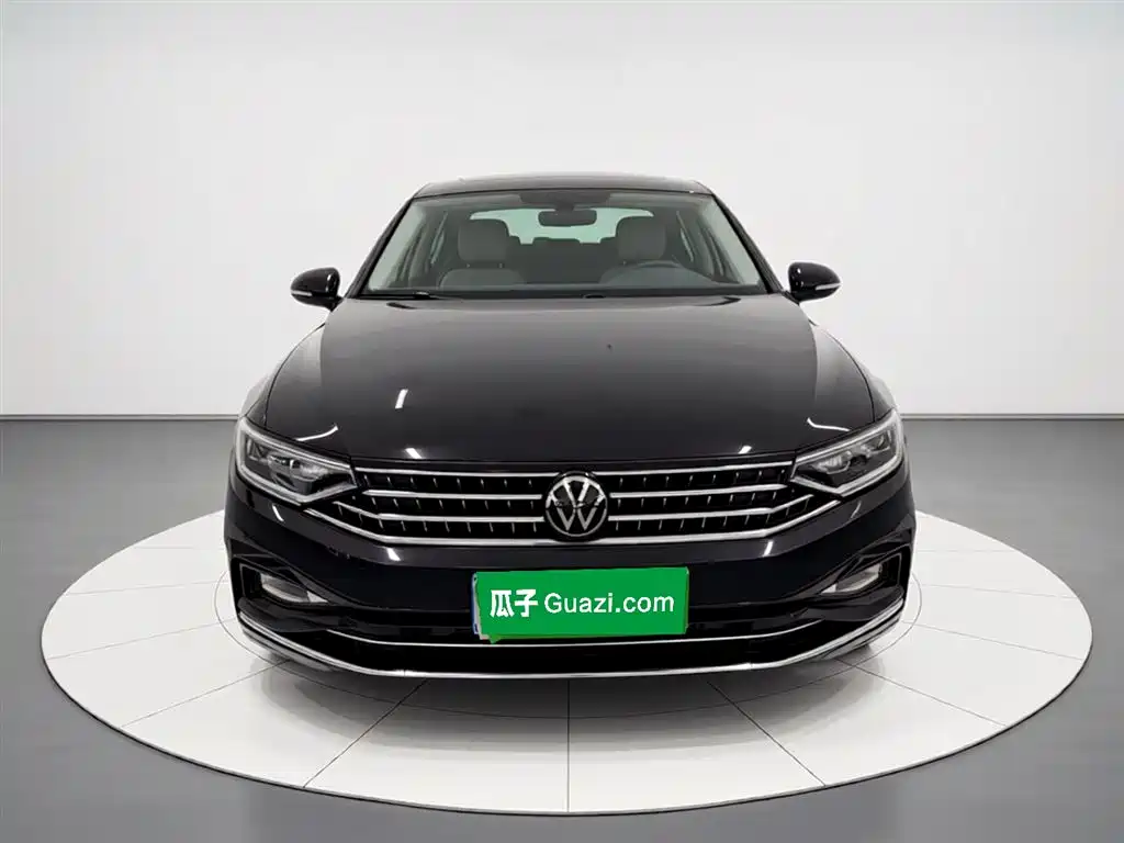 Volkswagen Magotan 2023 Model 2 Million Units Commemorative Edition 280TSI DSG Leading Version фото 3