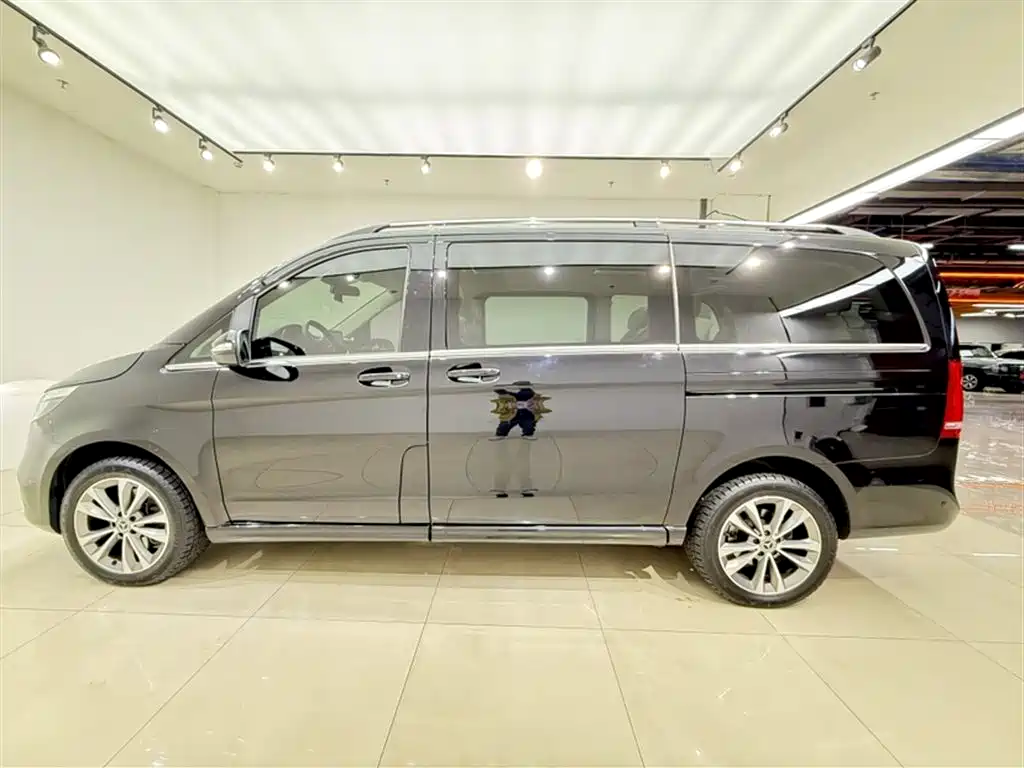 Mercedes-Benz V-Class 2021 V 260 Pilot Edition фото 13