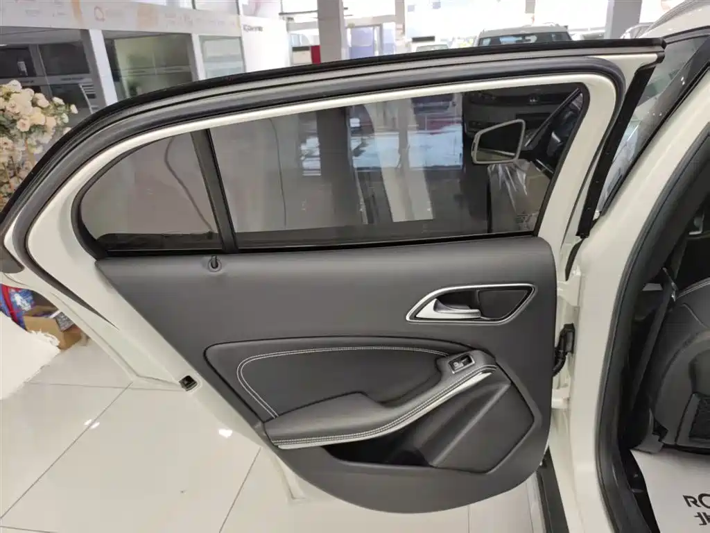 Mercedes-Benz GLA 2017 GLA 200 Dynamic фото 27