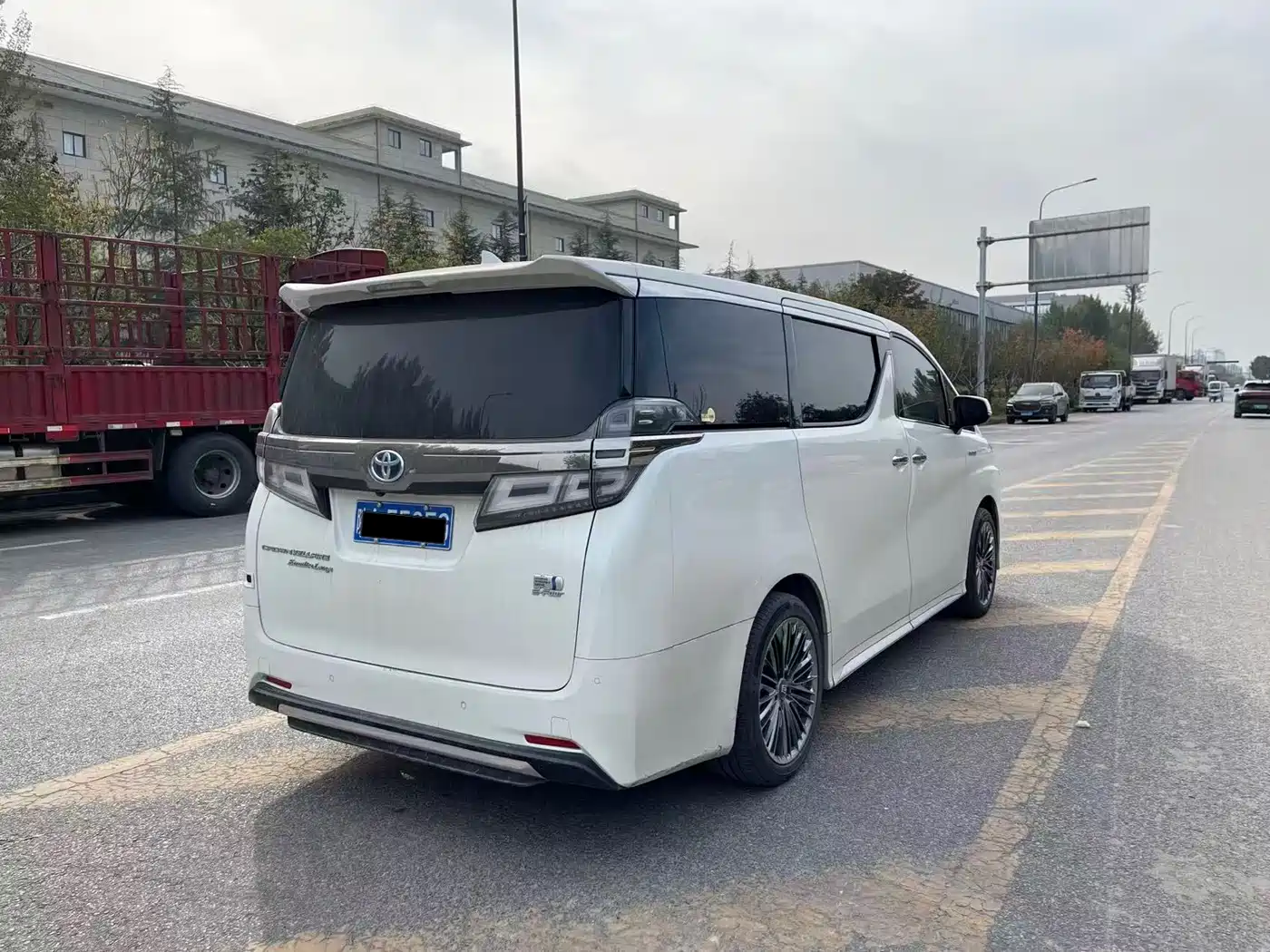 Toyota Vellfire 2021 Crown Hybrid 2.5L HV Supreme Edition фото 8