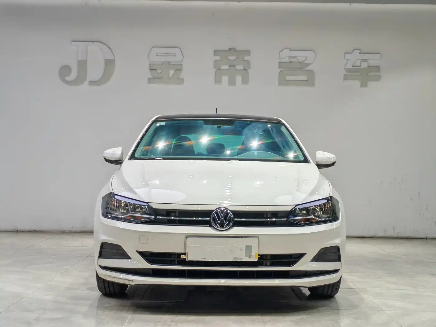VOLKSWAGEN POLO