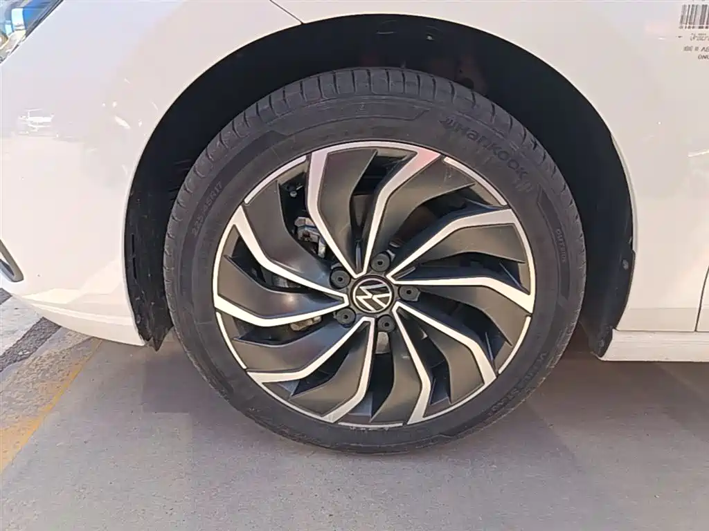 Volkswagen Golf 2023 Facelift 280TSI DSG Pro фото 23