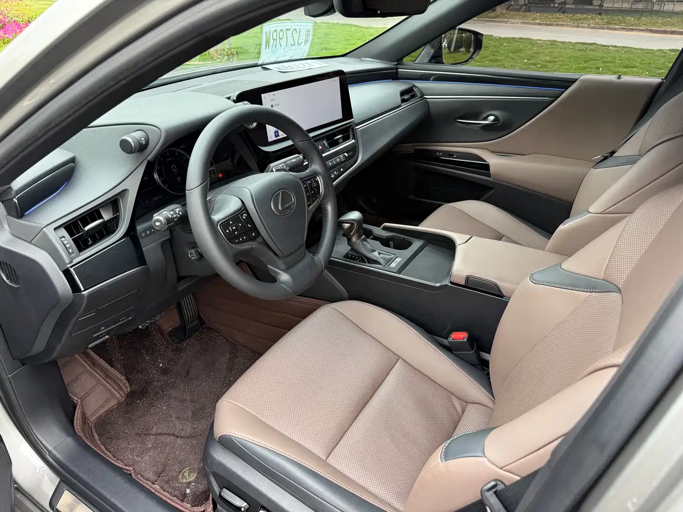 Lexus ES 2023 200 Excellence Edition фото 7