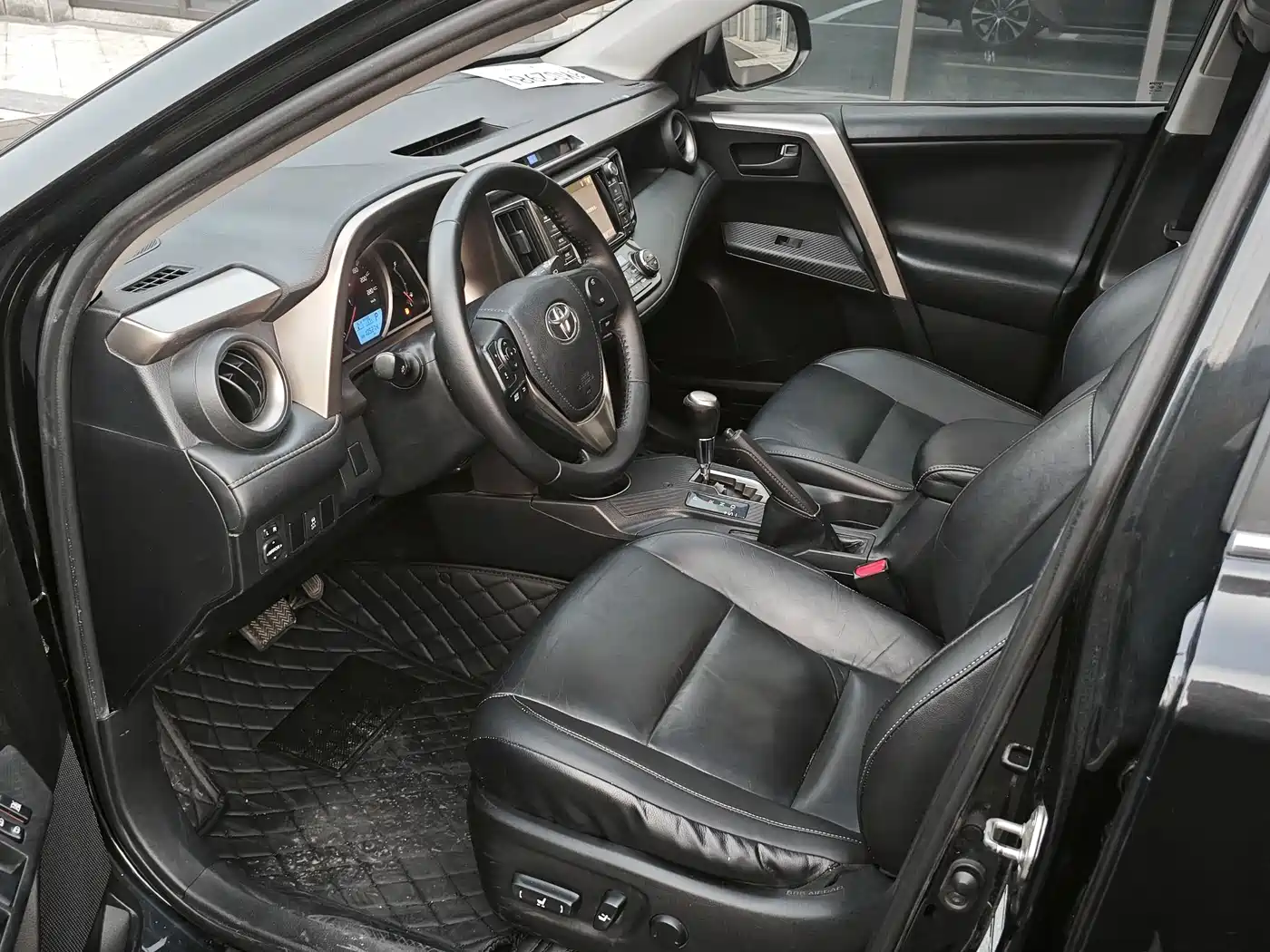 Toyota RAV4 Rongfang 2015 2.5L Automatic 4WD Elite Edition фото 4