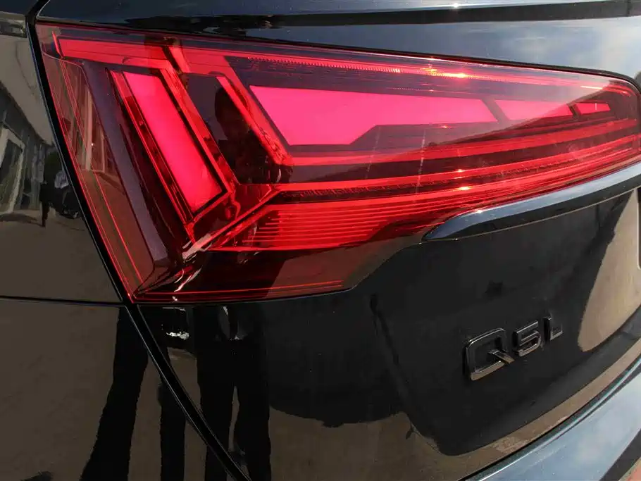 Audi Q5L 2024 Model 40 TFSI Luxury Dynamic фото 14