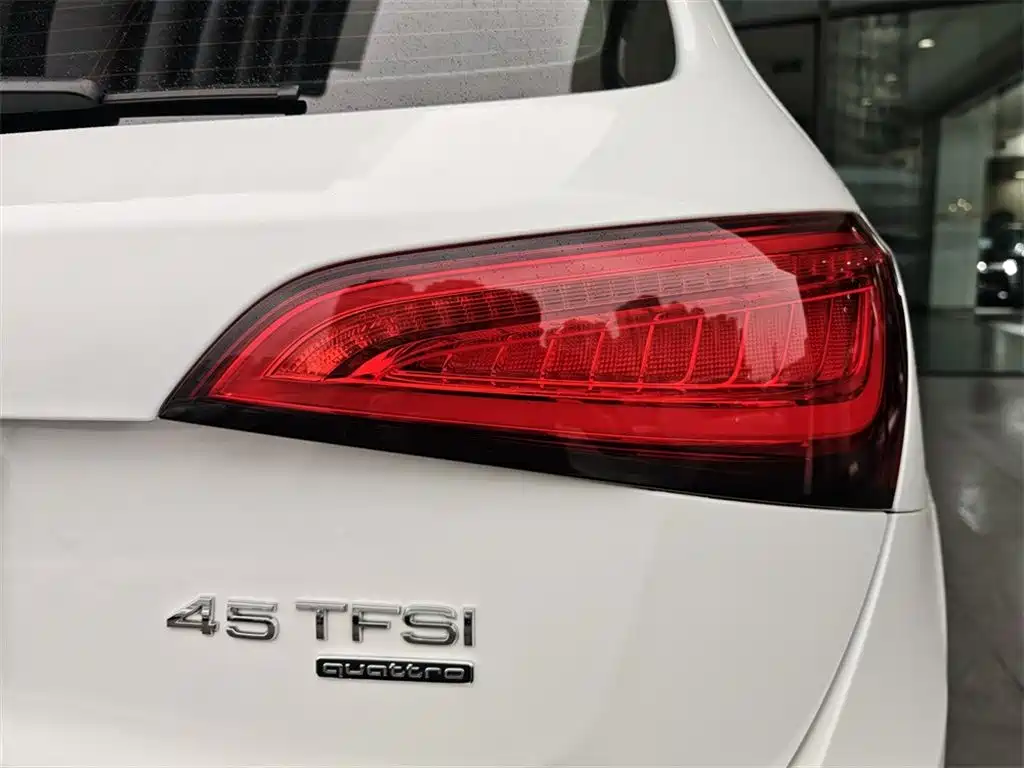 Audi Q5 (Import) 2013 45 TFSI quattro Sport фото 13