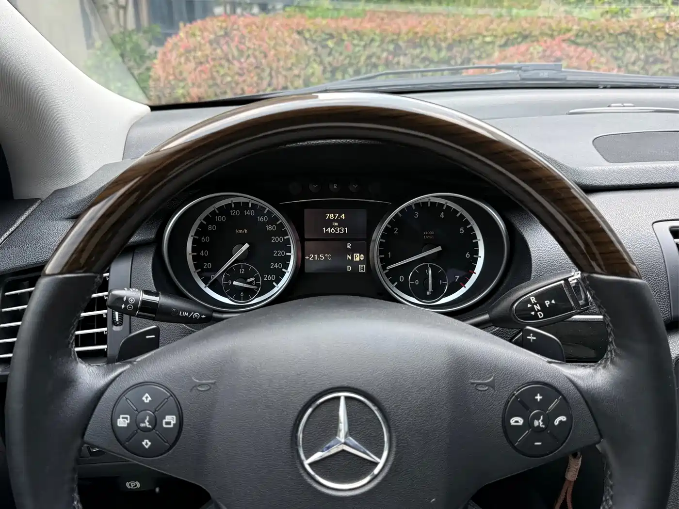 Mercedes-Benz R-Class 2017 R 320 4MATIC Business Collector's Edition фото 15