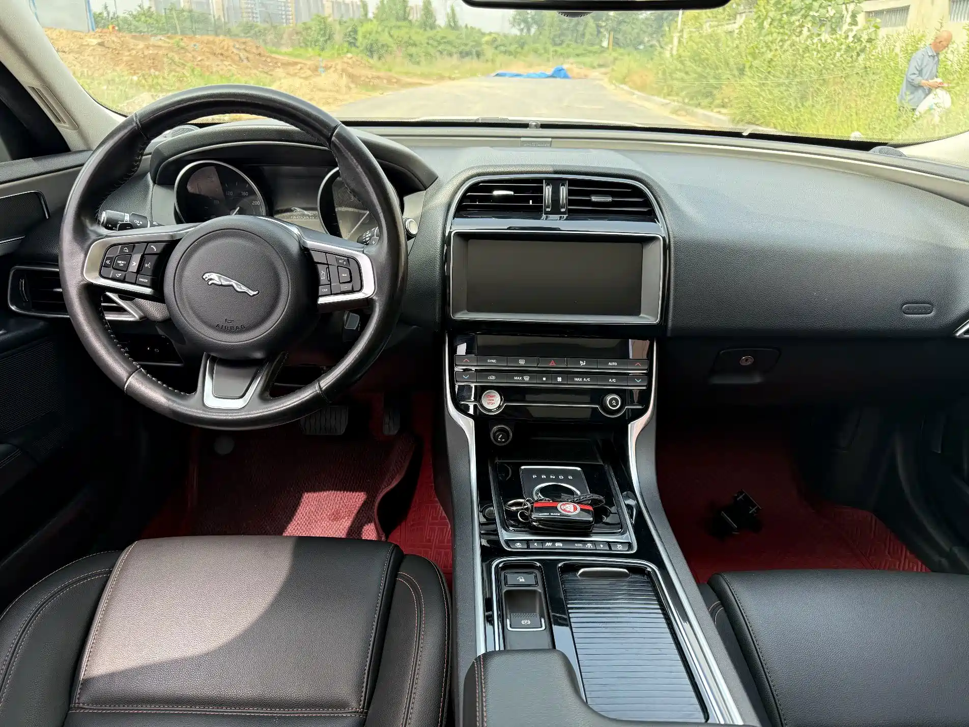 صورة 6 - Jaguar XEL