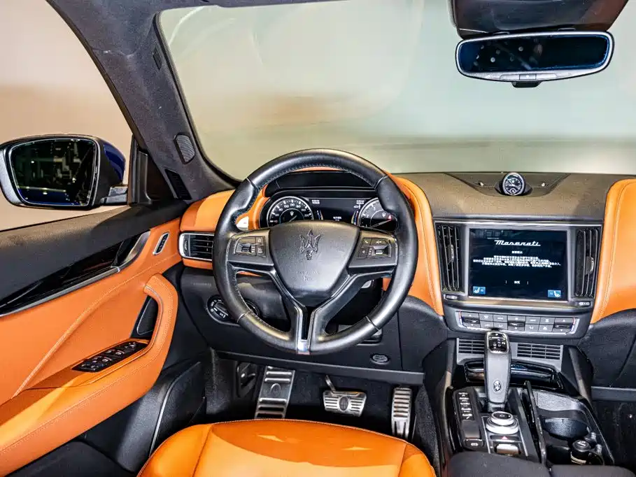 Photo 11 - Maserati Levante