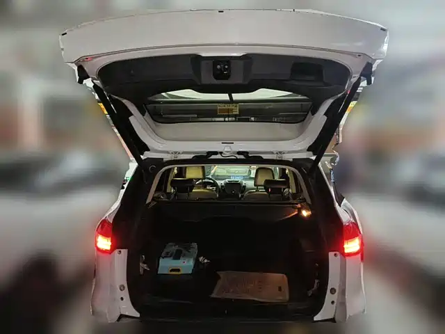 Ford Kuga 2015 2.0L GTDi 4WD Elite — фото 5