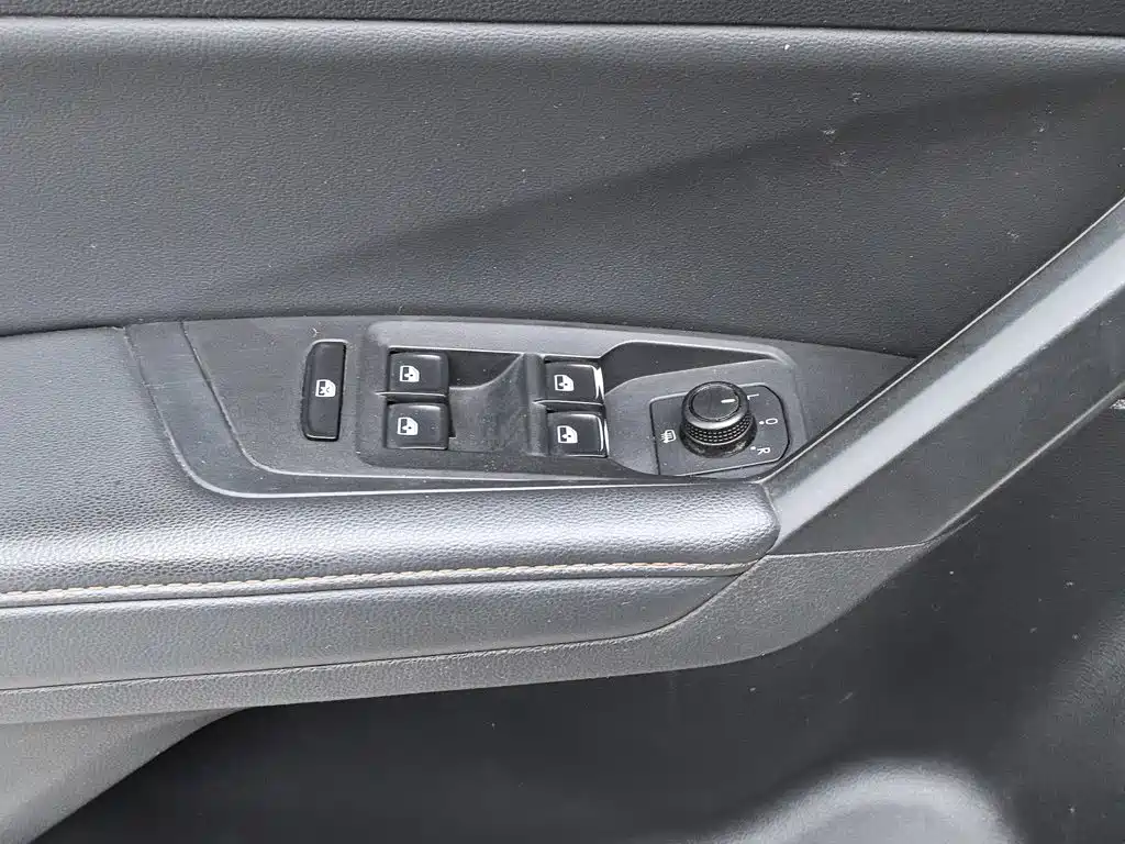 Фото 9 - Volkswagen Lavida