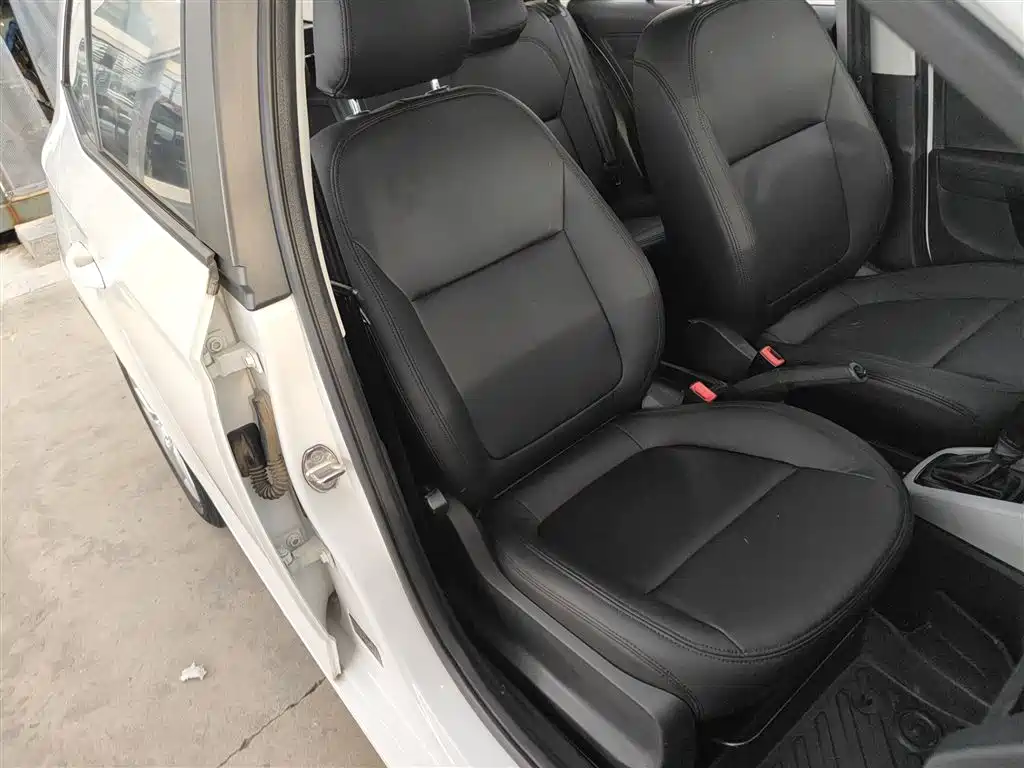 Škoda Fabia 2017 1.4L Auto Car Enjoy Edition фото 25