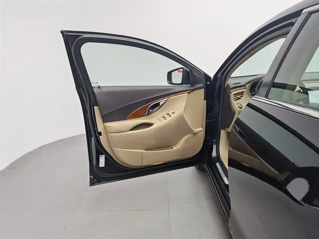 Buick LaCrosse 2011 Model 2.4L SIDI Comfort Sunroof Edition фото 8