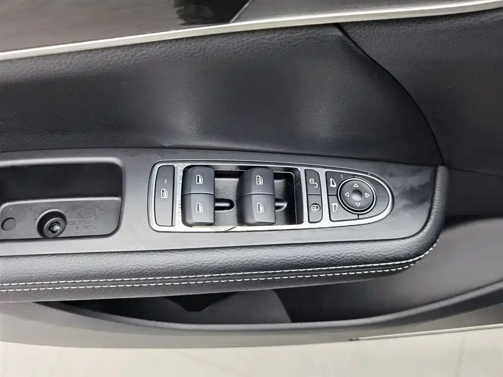 BYD Song MAX 2018 1.5T Auto Smart Connected Elite 6-Seater фото 9