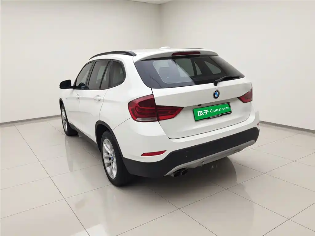 BMW X1 2014 sDrive18i Leading Edition фото 9
