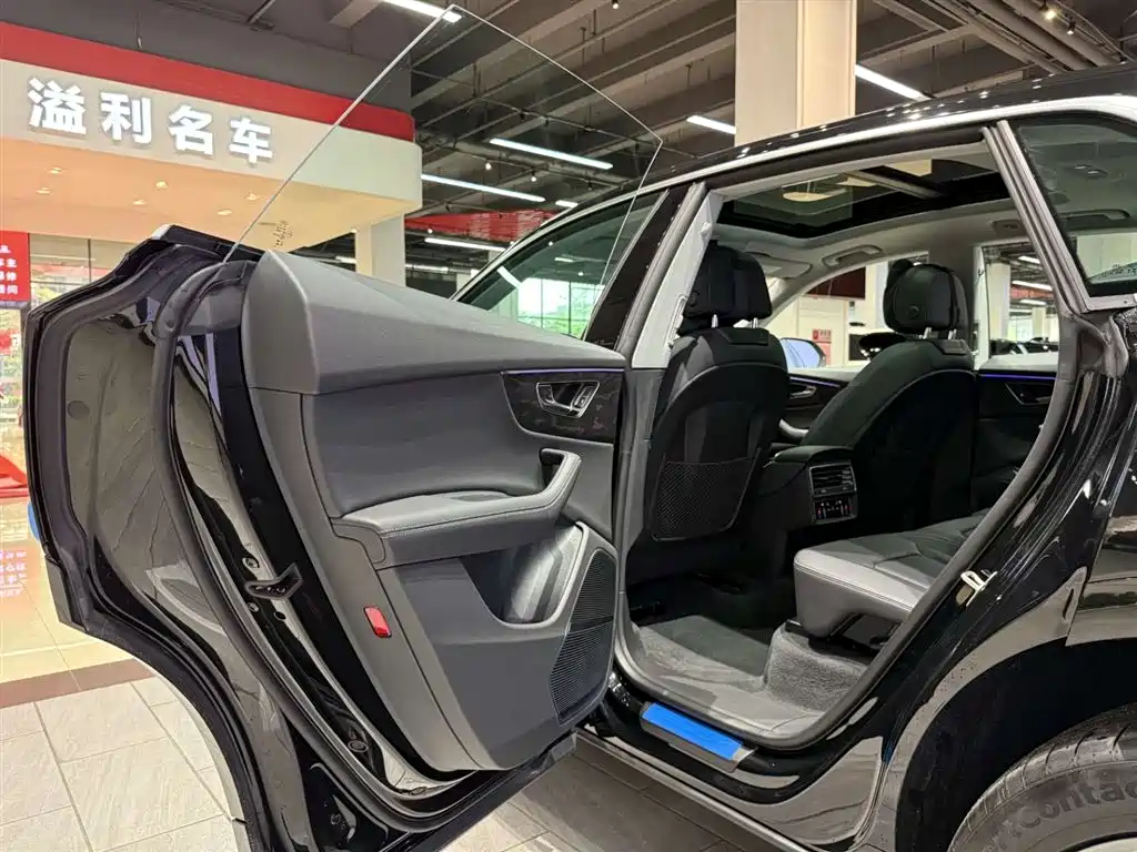 Audi Q8 2024 55 TFSI Luxury Sport фото 15