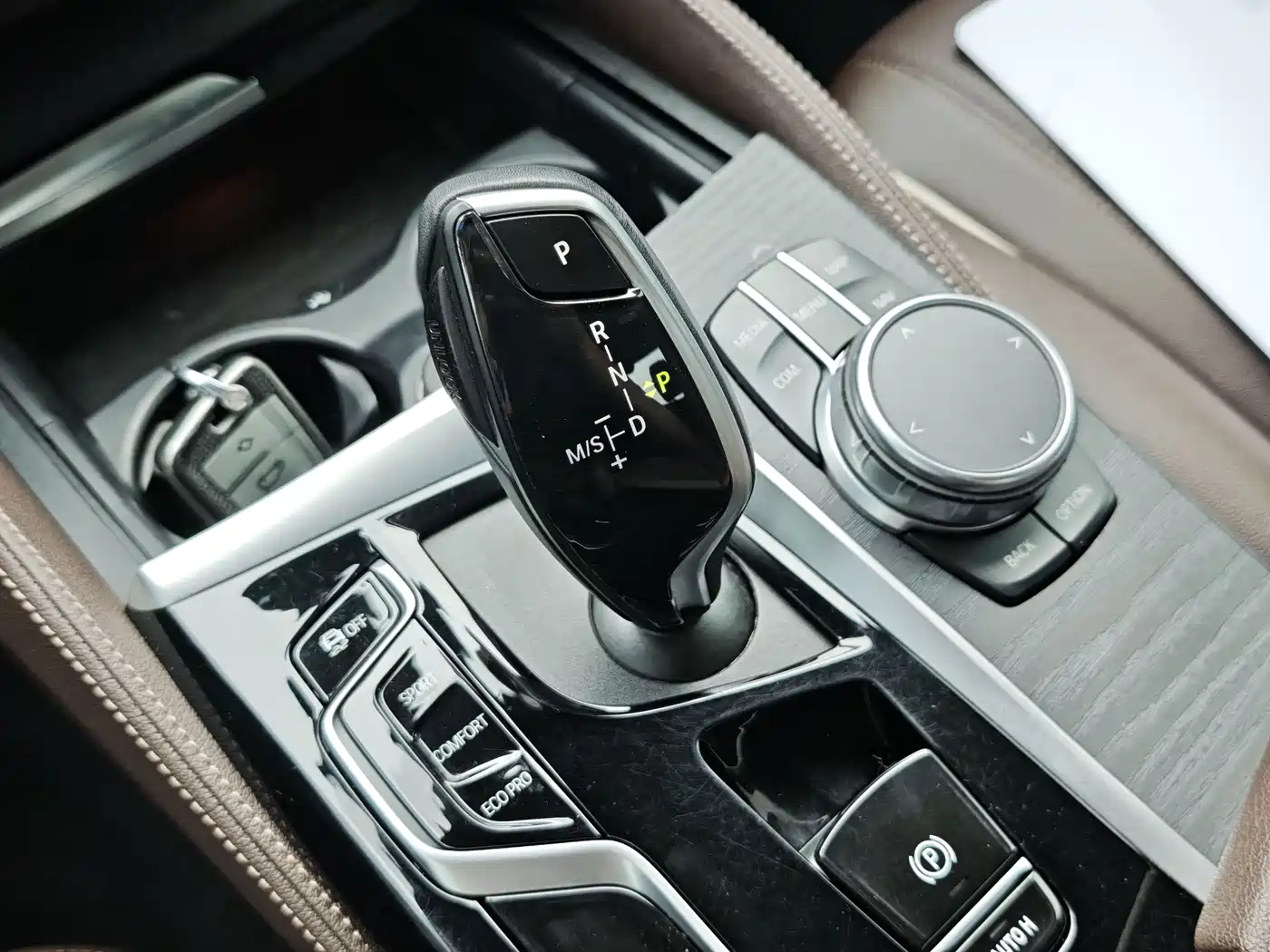 BMW 5 Series 2021 530Li Leading M Sport Package фото 10