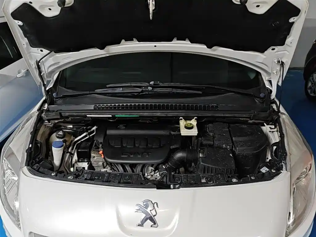 Peugeot 3008 2015 2.0L Automatic Classic Edition фото 20