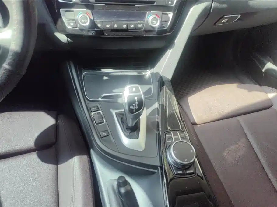 BMW 3 Series 2018 320Li Leading M Sport Package фото 16