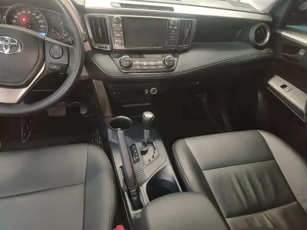 Toyota RAV4 Rongfang 2015 2.0L CVT 2WD Trend Edition фото 13
