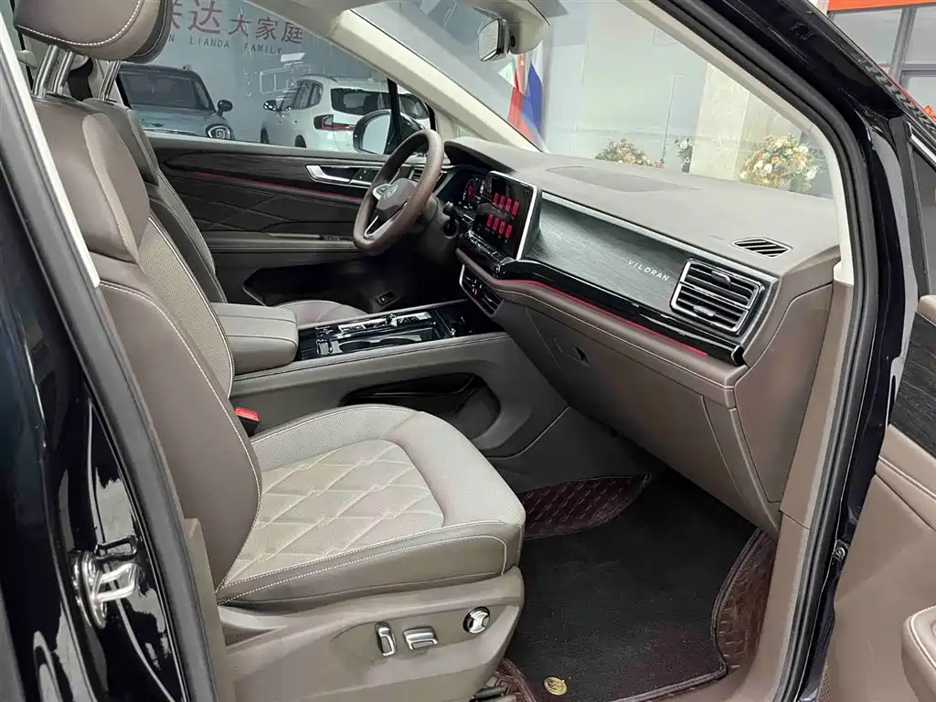 Volkswagen Viloran 2024 380TSI Executive Edition фото 13
