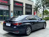 Фото 12 - Lexus ES