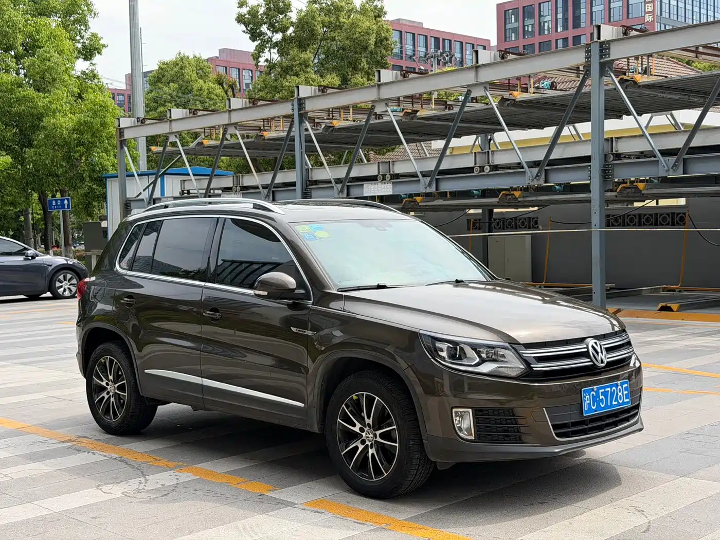 Volkswagen Tiguan 2016 Model 300TSI Automatic 4WD Luxury Edition фото 3