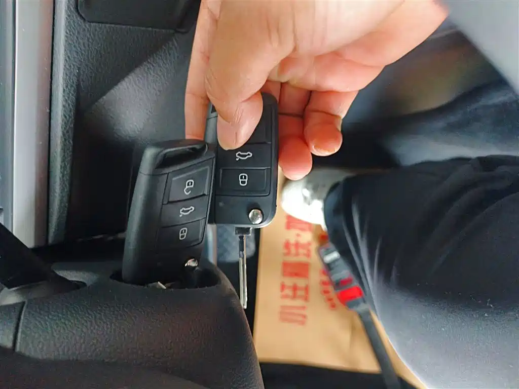 Volkswagen Polo 2019 Plus 1.5L Automatic Panorama Enjoyment Edition фото 9