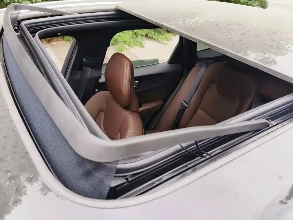 Фото 6 - Volvo XC60