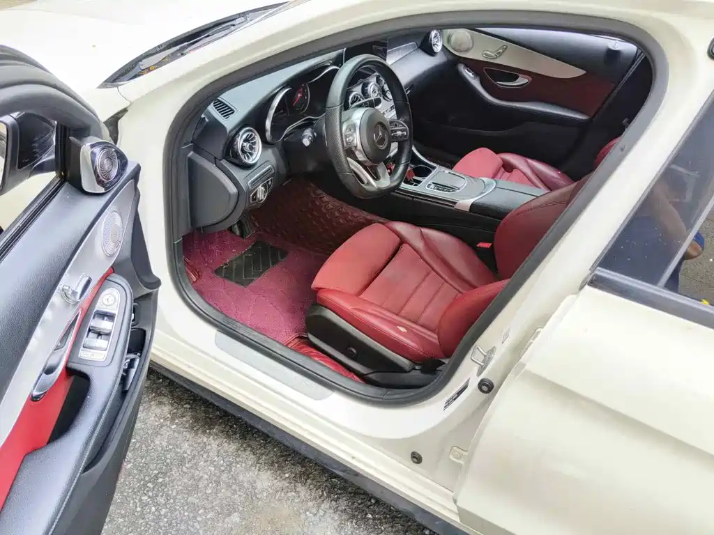 Photo 8 - Mercedes-Benz C-Class