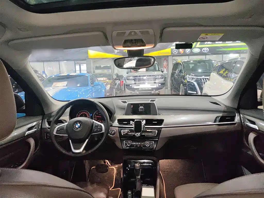 BMW X1 2016 sDrive20Li Luxury Model фото 7