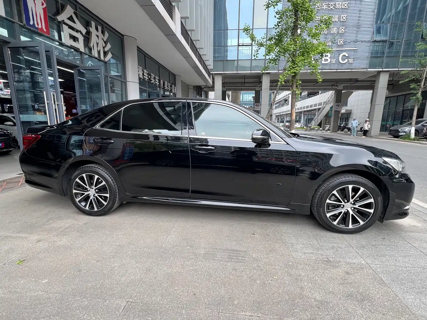 Toyota Crown 2018 2.0T Fashion Edition фото 4