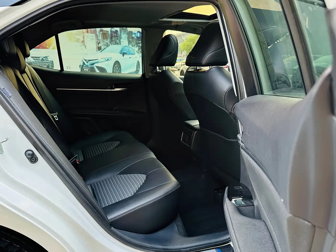 Toyota Camry 2022 2.0S Knight Edition фото 14