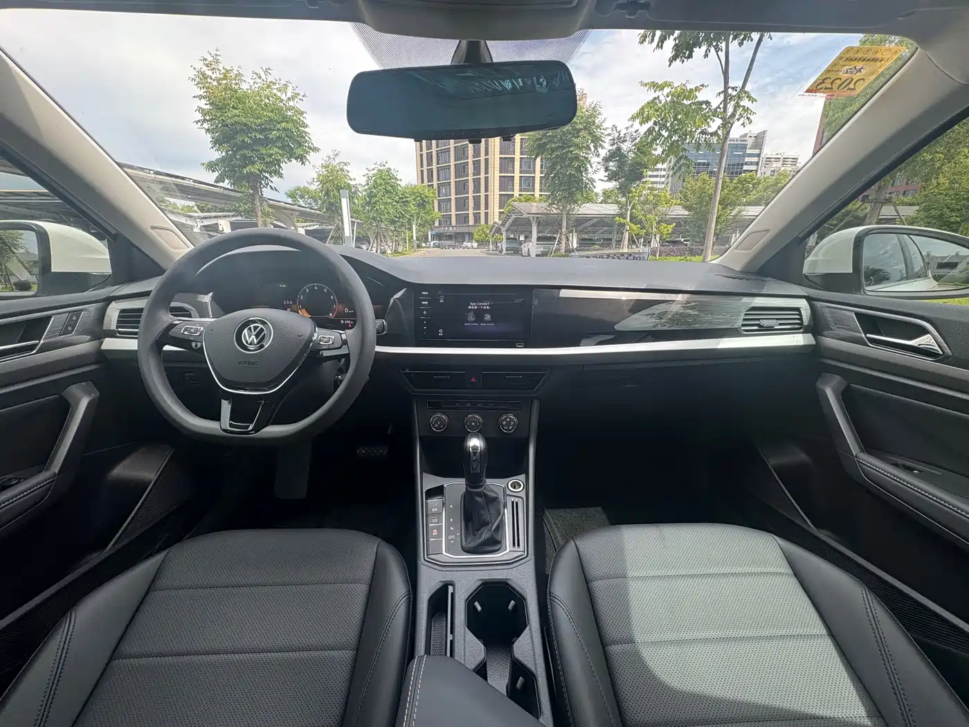 Volkswagen Lavida 2021 1.5L Auto Comfort Edition фото 15