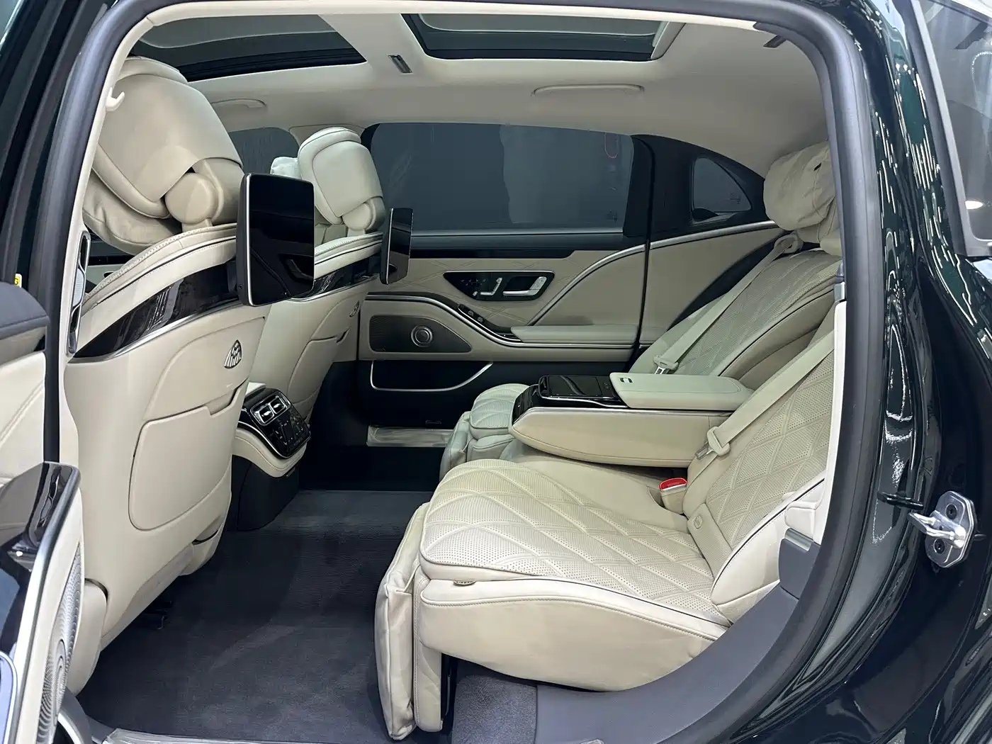 Mercedes-Benz Maybach S-Class 2025 Model S 480 4MATIC фото 10