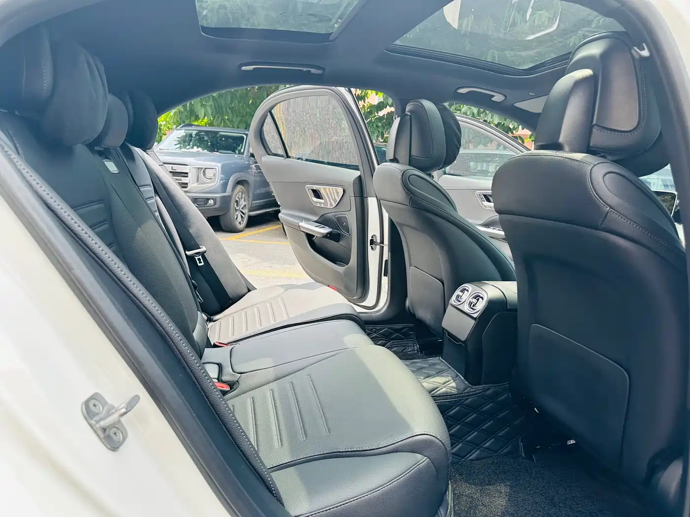 Mercedes-Benz C-Class 2024 C 260 L Sport фото 10