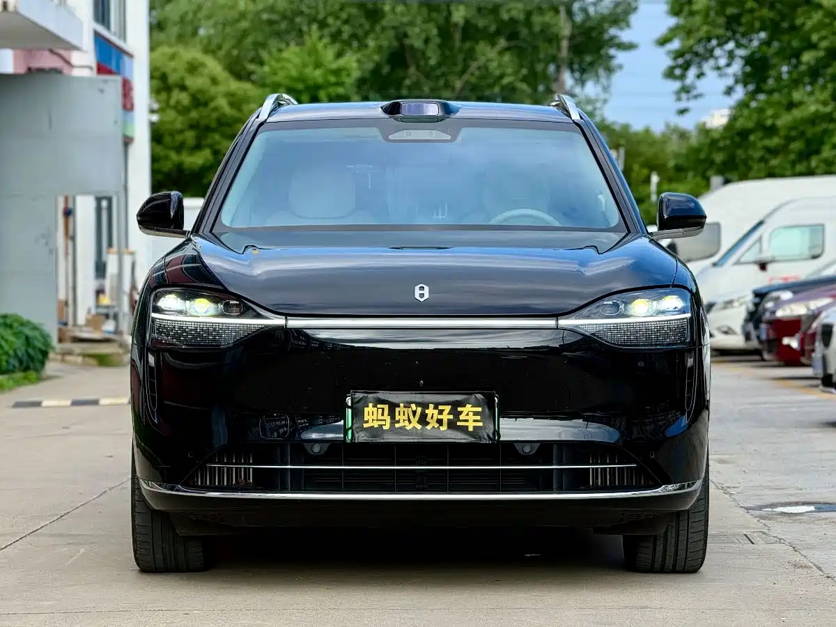 AITO Wenjie AITO M9 2024 Extended Range Ultra 42kWh 6-Seater фото 2
