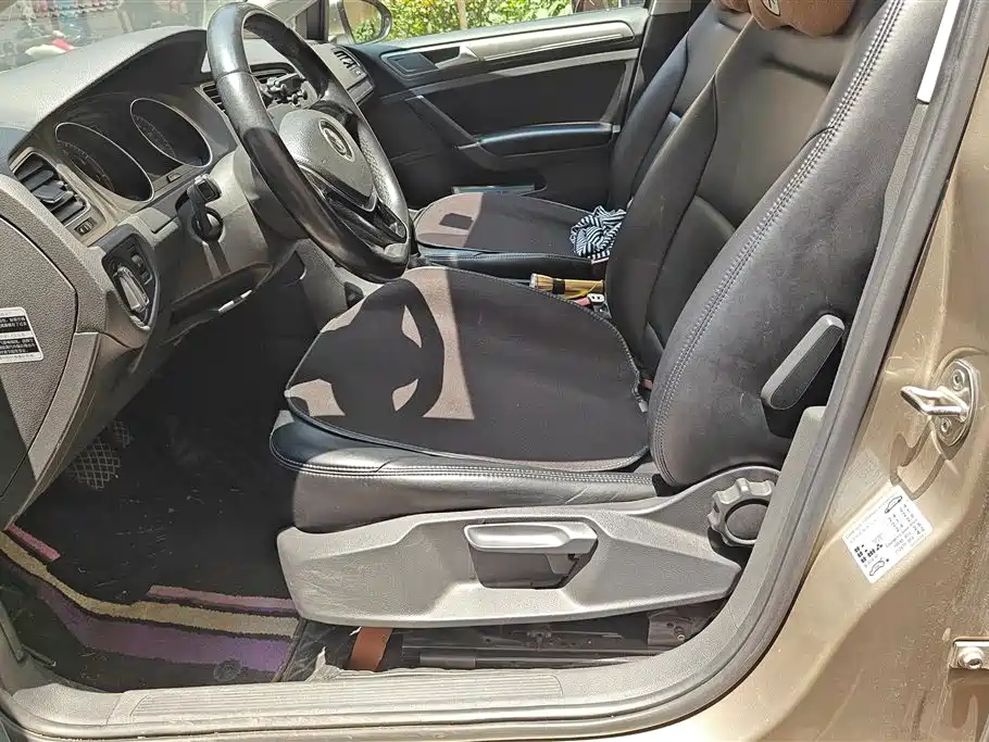 Volkswagen Golf 2016 230TSI Automatic Comfort фото 9