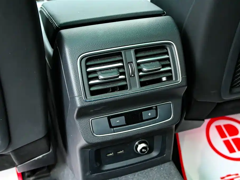 Audi Q5L 2023 40T Luxury Dynamic фото 32