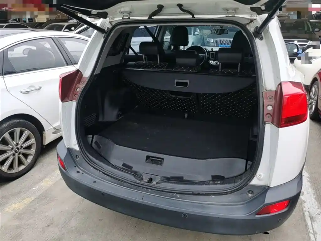 Toyota RAV4 Rongfang 2015 2.5L Automatic 4WD Luxury Edition фото 19