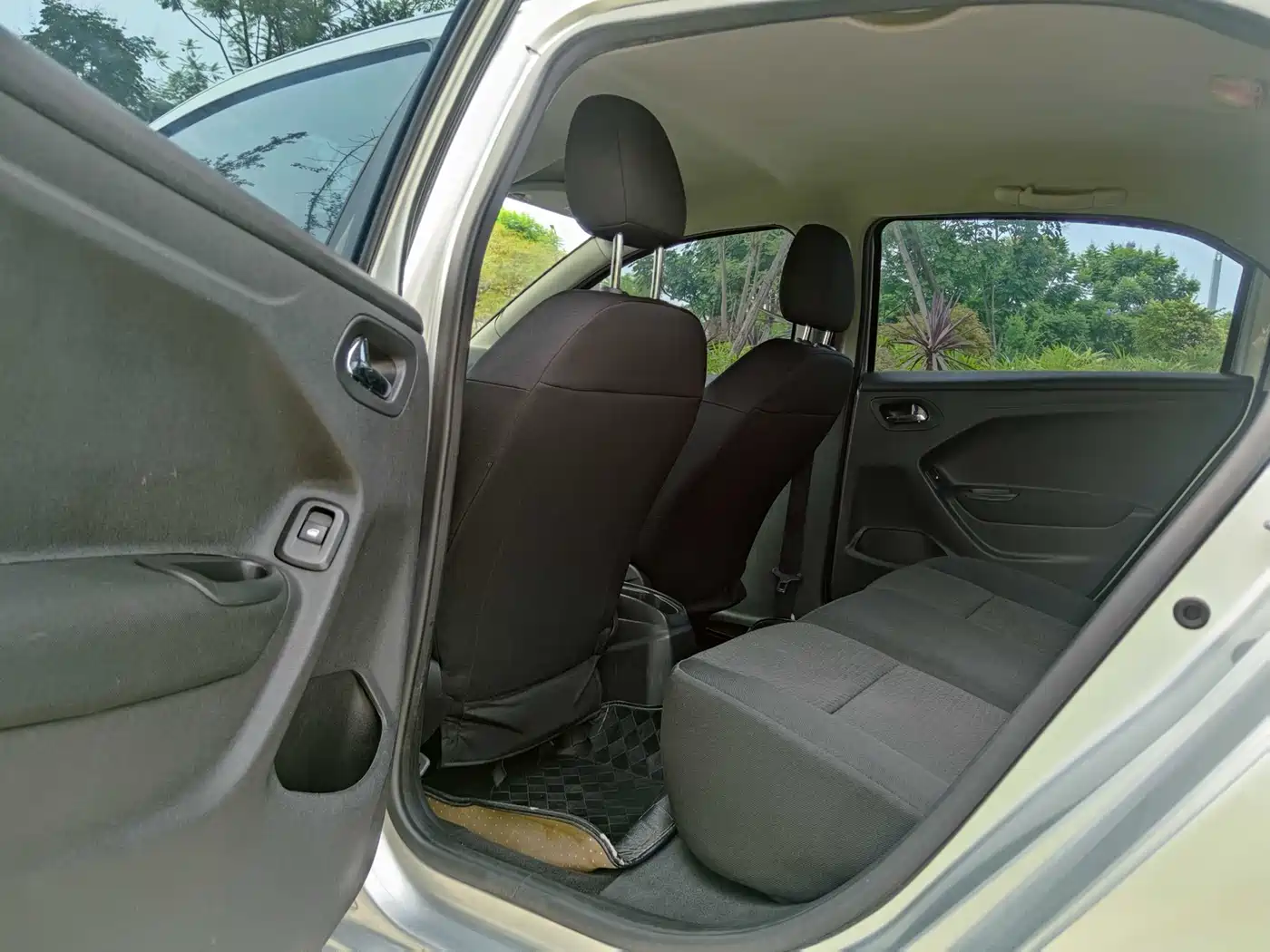 Peugeot 301 2014 1.6L Manual Comfort Edition фото 8