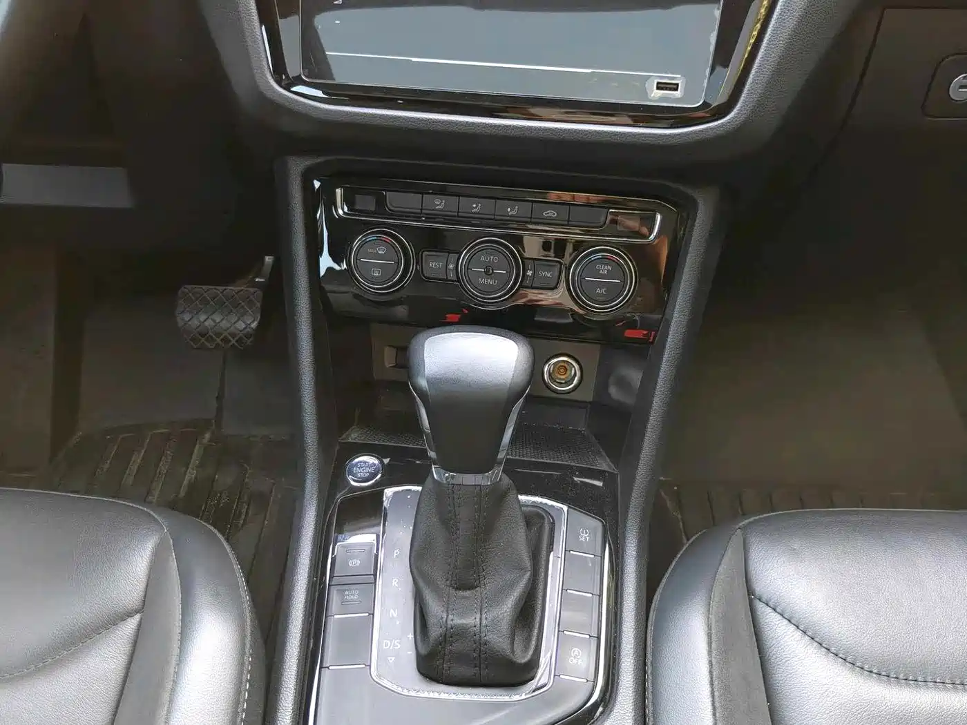 Volkswagen Tiguan L 2021 330TSI Automatic 2WD Smart фото 16