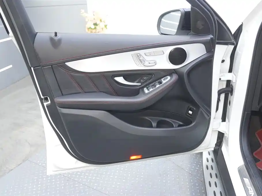 MERCEDES-BENZ GLC AMG