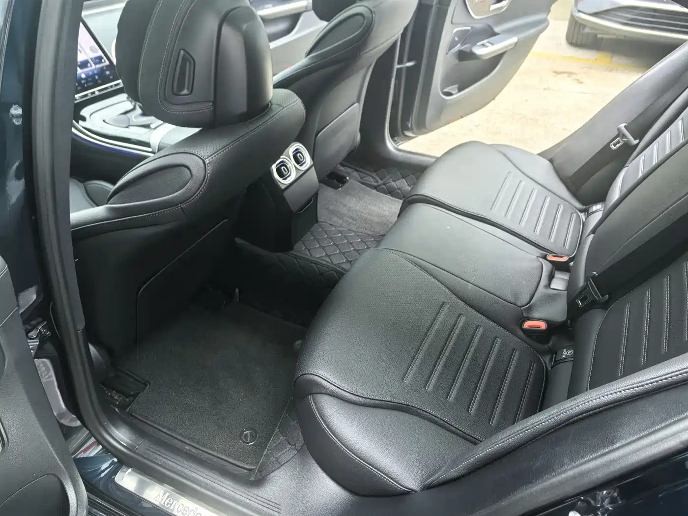 Mercedes-Benz C-Class 2023 Facelift II C 260 L Sport Edition фото 12