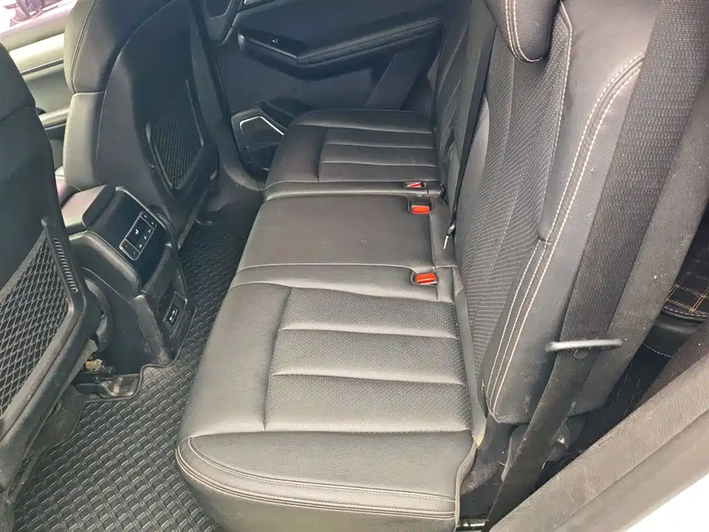 BYD Tang 2018 2.0T Automatic Smart Connection Honor Edition 7-Seater China V фото 17