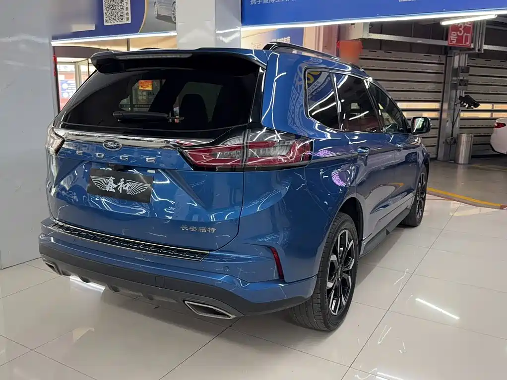 Фото 8 - Ford Edge